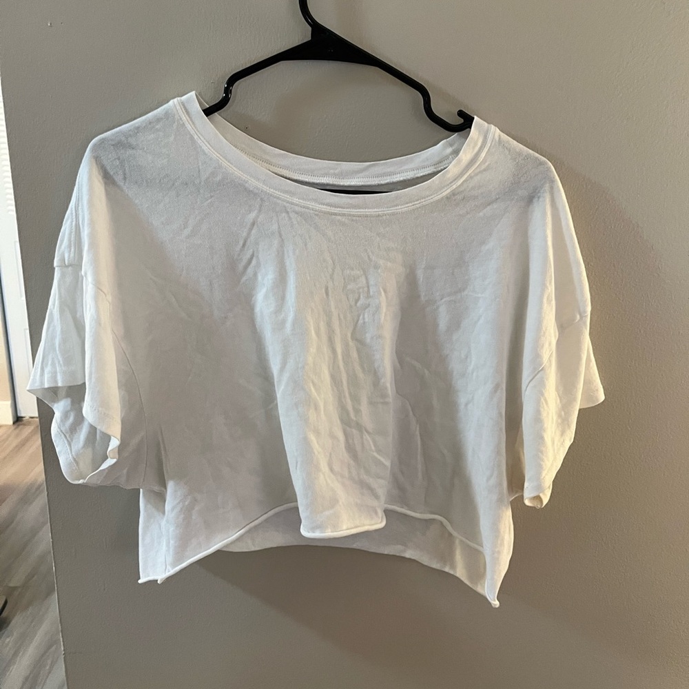 Cropped tee